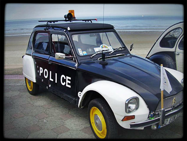 2cv-de-la-police