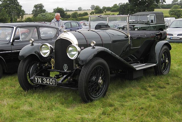 640px-Bentley_3-litre_2996cc_March_1926-2