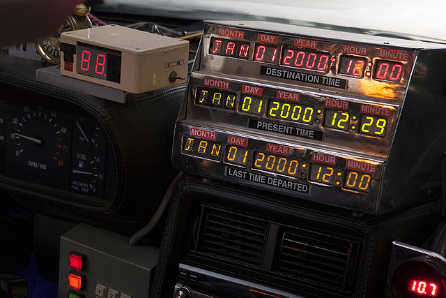 640px-TeamTimeCar.com-BTTF_DeLorean_Time_Machine-OtoGodfrey.com-JMortonPhoto.com-04