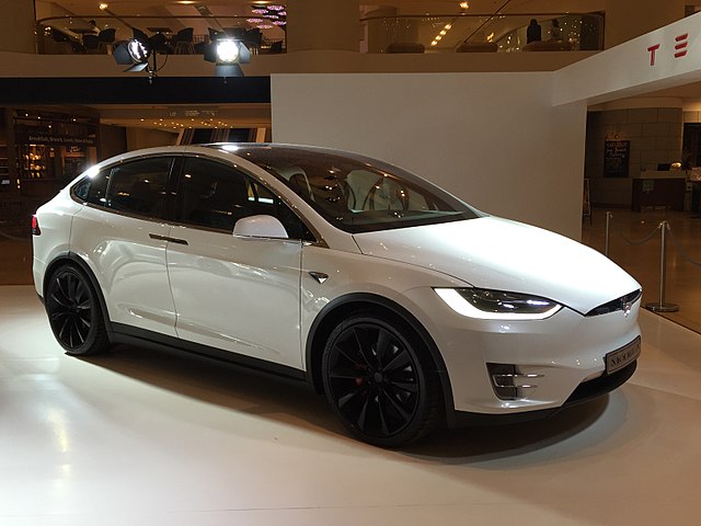 640px-Tesla_Model_X_in_Pacific_Place
