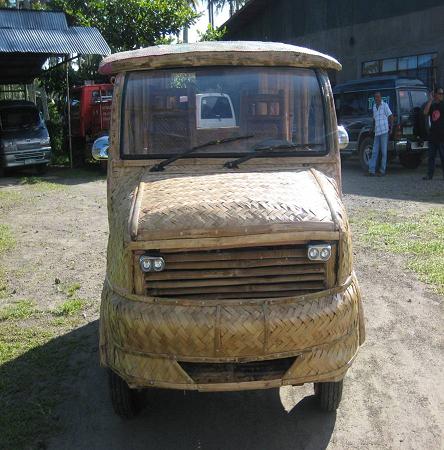 Admirez le design (voiture insolite)