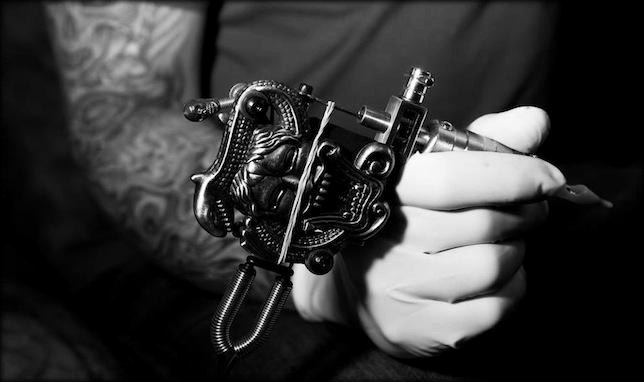 belle_MACHINE_à- tatouer-_slyle-_Art__-mesfavorisites.com