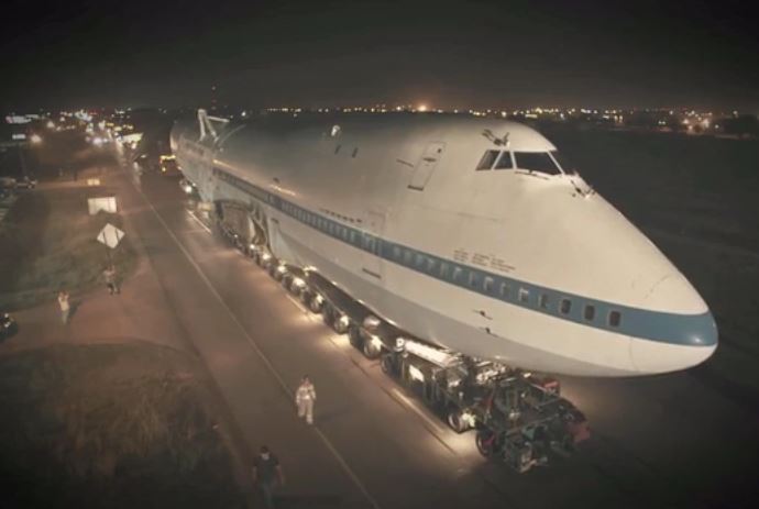 Boeing- 747 Jumbo- en -boite -de -nuit pour- le -Festival Burning Man -2016