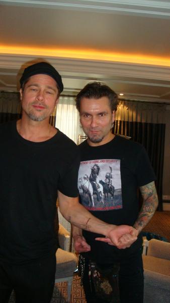  BRAD PITT et R.HERNANDEZ 