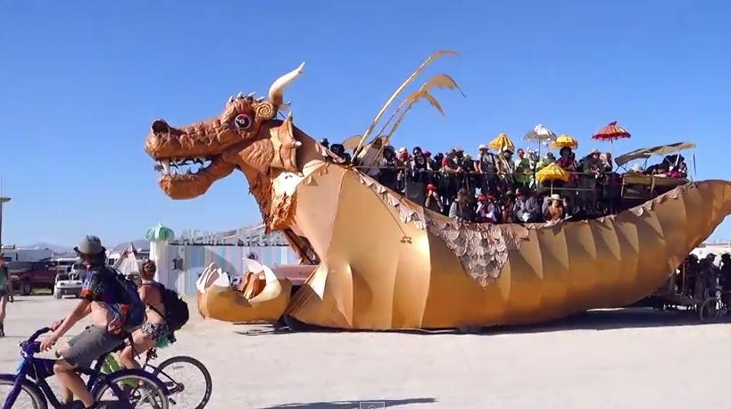 burning man sculpture_ charrue- 2014-insolite-dragon