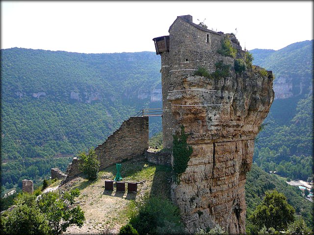 Château_de_Peyrelade_