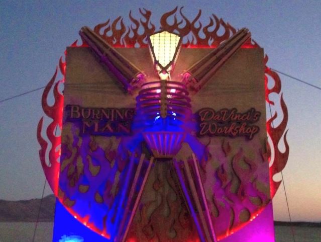 Construction-burning Man- sculpteur visionnaire Frank Somma 2016-3