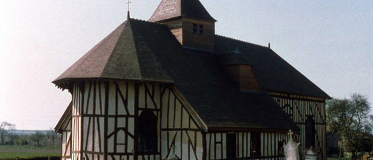  France- Les- étonnantes -églises- en- pans- de- bois