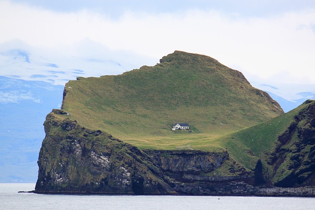 le Maison- Montagne- Glacier -Mer- Islande-