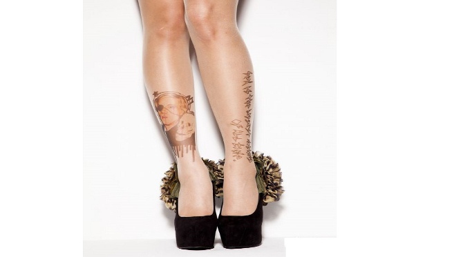 Japon-des-bas- et- des- collants-tatoués