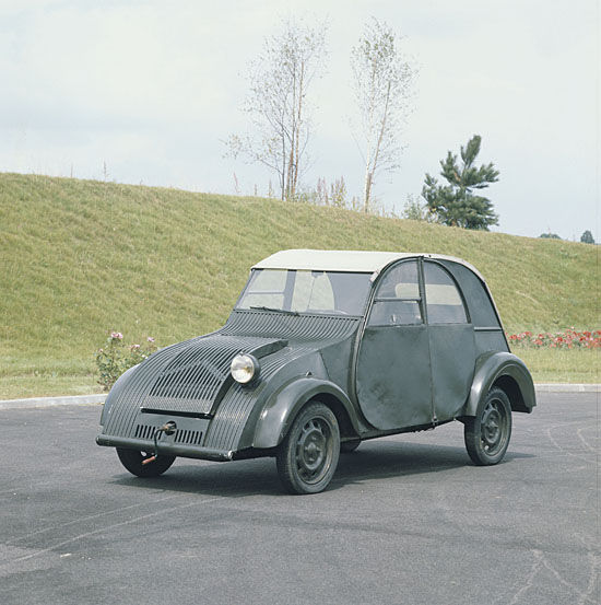 Mise en fabrication --de 2 CV- EN -1949