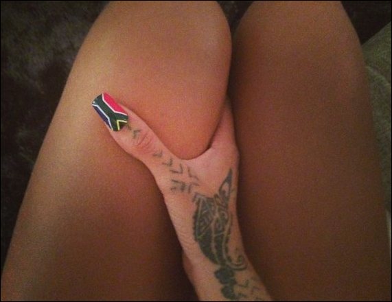 les - tatouages-poigner- de- Rihanna (5)