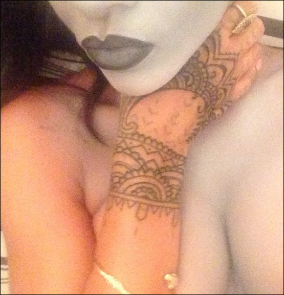 les - tatouages-poigner- de- Rihanna (