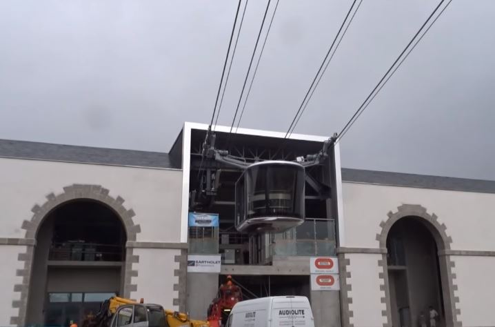 Brest : Visite de la première cabine du téléphérique urbain