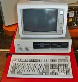 musee-linformatique-IBM PC