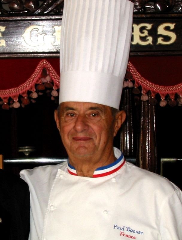 Recette : Bar ou loup en croûte de Paul Bocuse cuisinier du siècle.