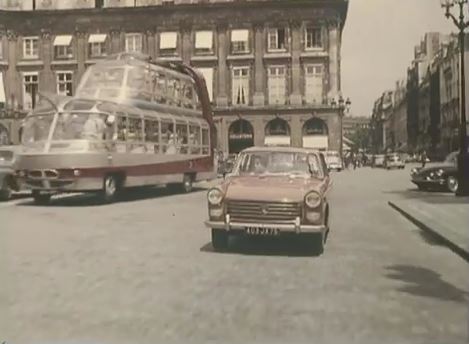 Peugeot 404- sur- la- place -Vendôme